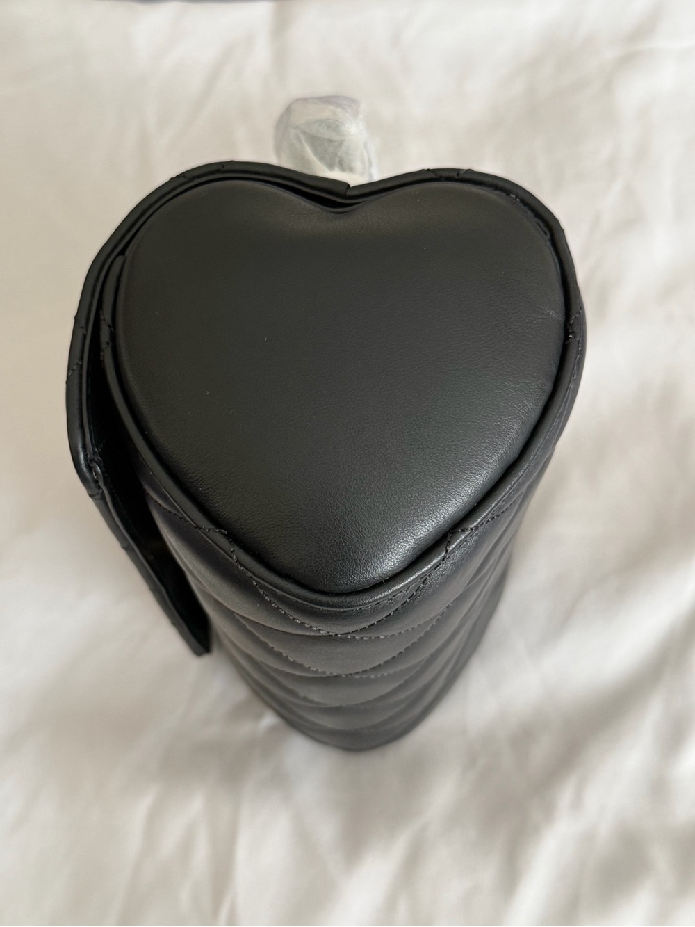 kate spade Heart Barrel Quilted Crossbody Black with Gold Hardware NWT - Picture 11 of 15